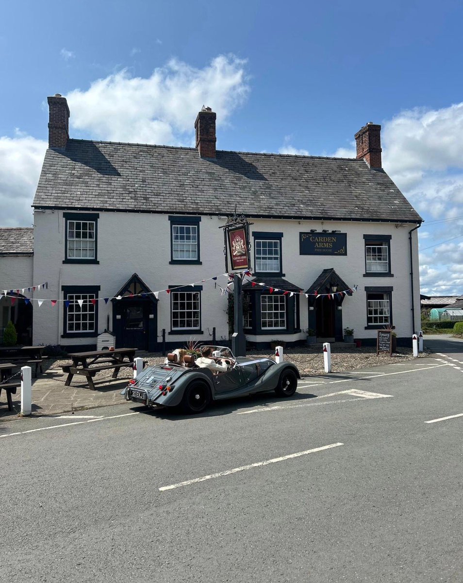 carden_arms_ale's tweet photo. Well, just look at this cracking line-out for the  weekend; pokey pale @redwillowbrew Wreckless (4.8%), trad session style @BrewingDragon Border Bitter (3.8%) &amp; tantalising @CRBrewery Harvest Pale join Ludlow Gold and @PeerlessBrewing Triple Blond. Blimey!! #caskale #cheshirepubs https://t.co/0po2FSPDmV