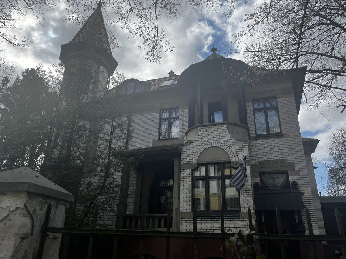 историк-алкоголик tweet media