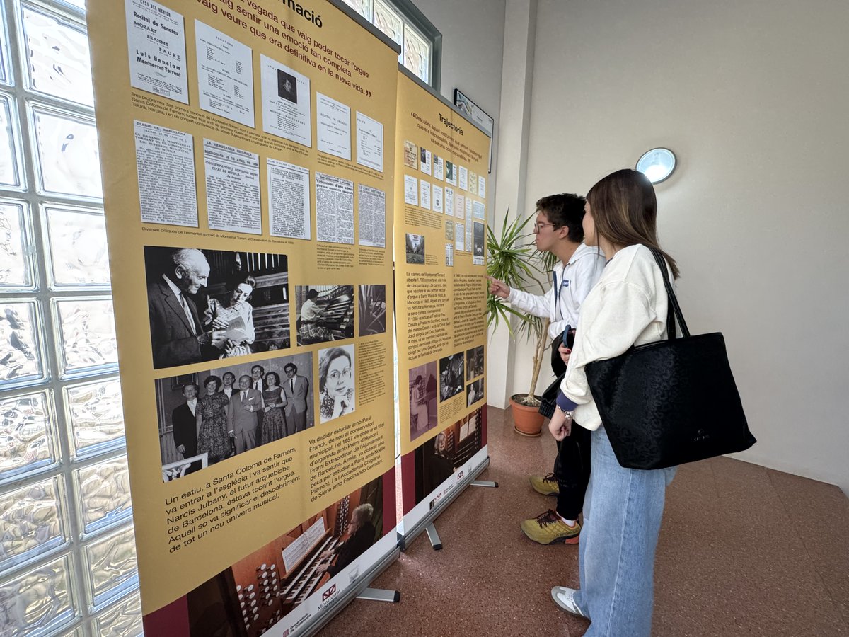 FundMTorrent's tweet photo. Els estudiants del @Conserv_Cervera també han pogut visitar, aquests dies, l'exposició itinerant amb motiu del centenari de Montserrat Torrent . Propera parada, dissabte 18 al @palaumusicacat ! https://t.co/7P74Uvmibt