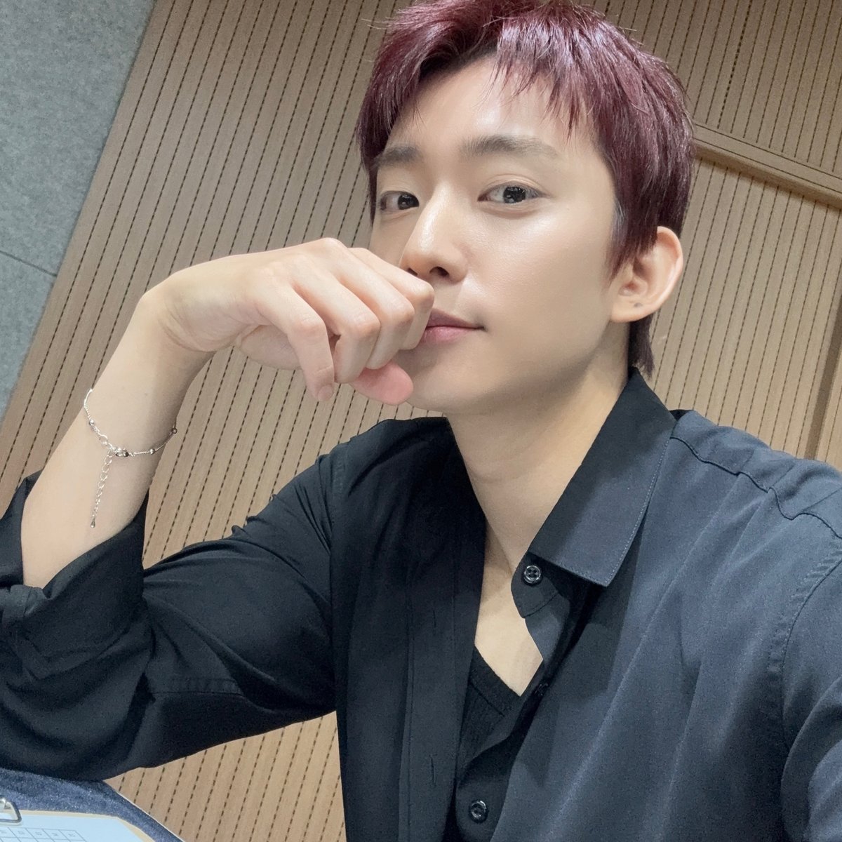 Charlice(֊⎚-⎚) tweet media