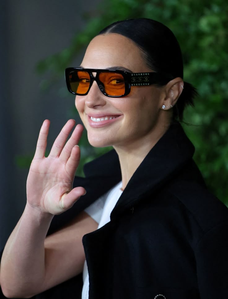 Israeli Elegance tweet media