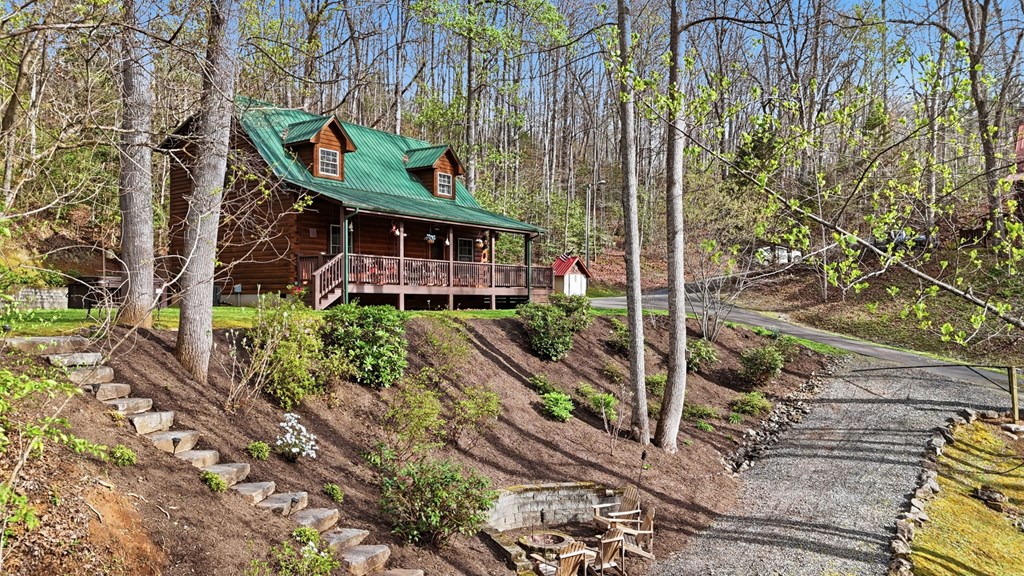 AChrisley's tweet photo. 105 Rising Ridge Rd, Whittier, NC, 28789
2 bed | 2 bath
Active | 395000
https://t.co/aPWSBj61Sk
Tucked away in a serene and peaceful setting, 105 Rising Ridge offers the perfect blend of mountain charm and modern comfort. This meticulously maintained 2-bedroom, 2-bath log... https://t.co/SoRmUaYUgx