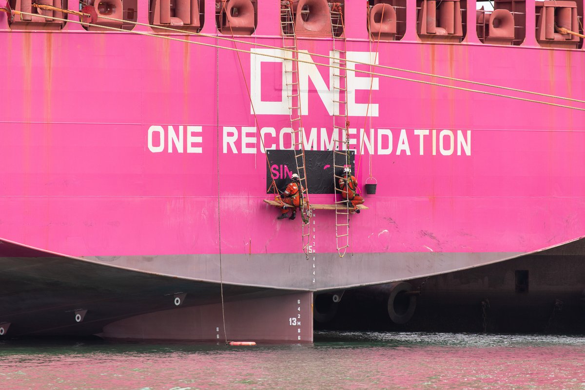 In the series Hands on Deck

#scheepskijker_havenfotografie #handsondeck #Sailors #havenrotterdam #portphotography #ships