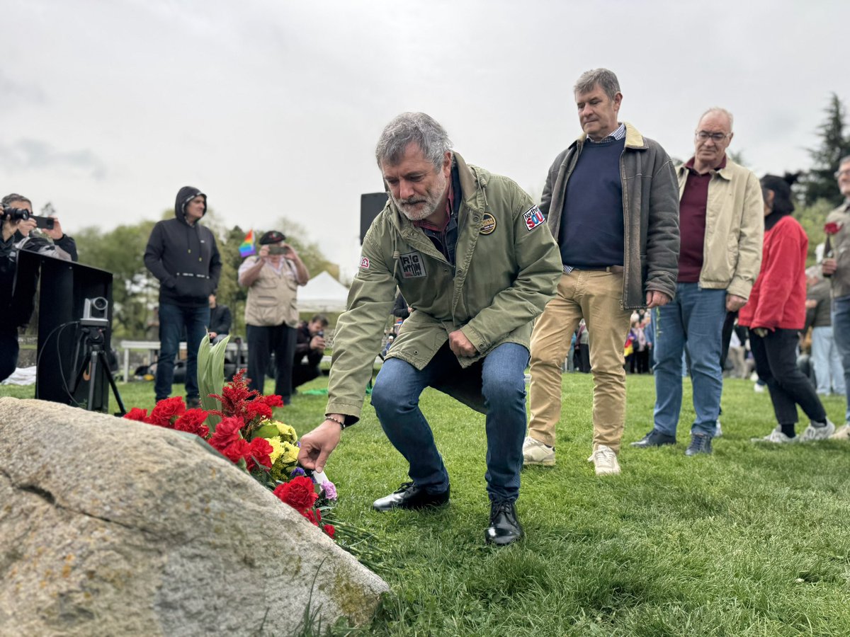GeroaBaiIrunea's tweet image. 🌹 Recordamos a las personas fusiladas tras el Golpe de Estado de 1936 en #Iruña. Personas que lucharon por la #democracia y la #libertad.

♥️ Gure betebeharra da iragana ez ahaztea.

#Egia, #justizia eta #erreparazioa.