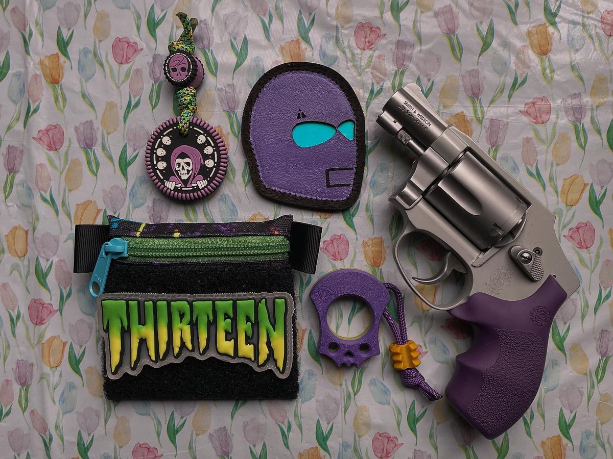 Goon_Dad_EDC's tweet image. Forgot to post the Easter carry 🐣 #smithandwesson #everydaycarry #2a