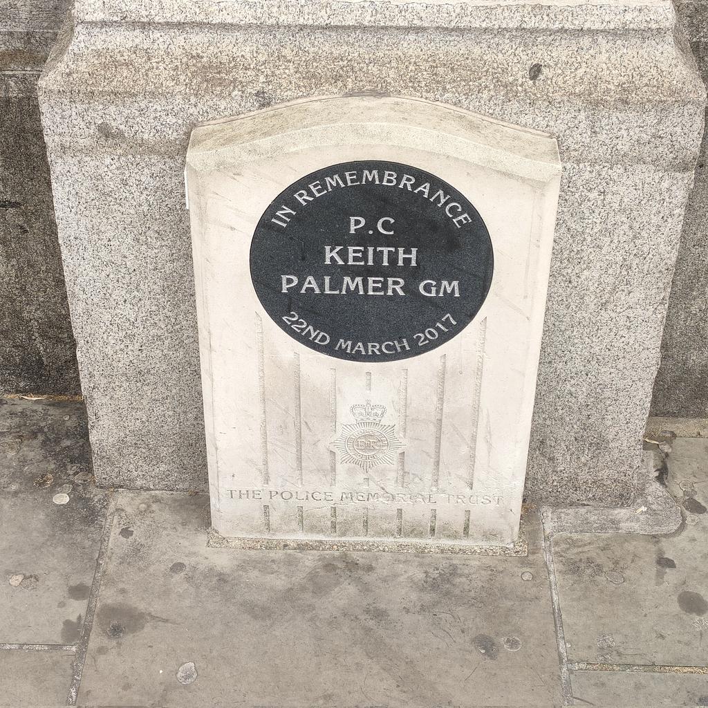 obbsie's tweet image. Respects paid.