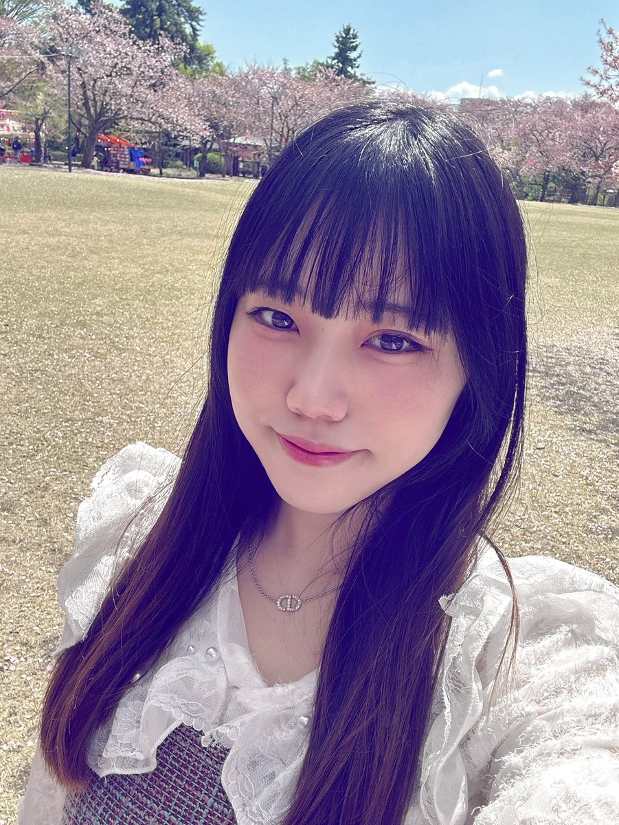 mits2uki's tweet photo. 満開過ぎちゃったけど、春を楽しむために桜を見に行ってきました🌸
風が強かった〜🍃

 #富山
 #高岡古城公園 https://t.co/jb4A2kqBf0