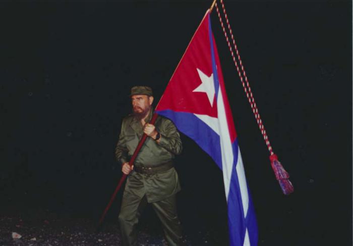 1995: Rinde homenaje Comandante en Jefe  a Martí y Gómez en Playitas de Cajobabo al conmemorarse centenario desembarco en histórico sitio de los patriotas cubanos. #FidelPorSiempre #CubaViveEnSuHistoría <a href="/centrofidel/">Centro Fidel Castro Ruz</a> <a href="/BetsyDazVelzqu2/">Betsy Díaz Velázquez</a> <a href="/MincinCuba/">Comercio Cuba</a> <a href="/MiriamP04398282/">Mirian Perez</a> <a href="/AracelysCardos1/">Aracelys Cardoso</a>