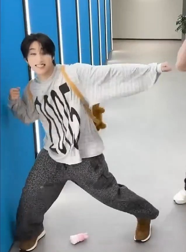 pica el poncho tweet media