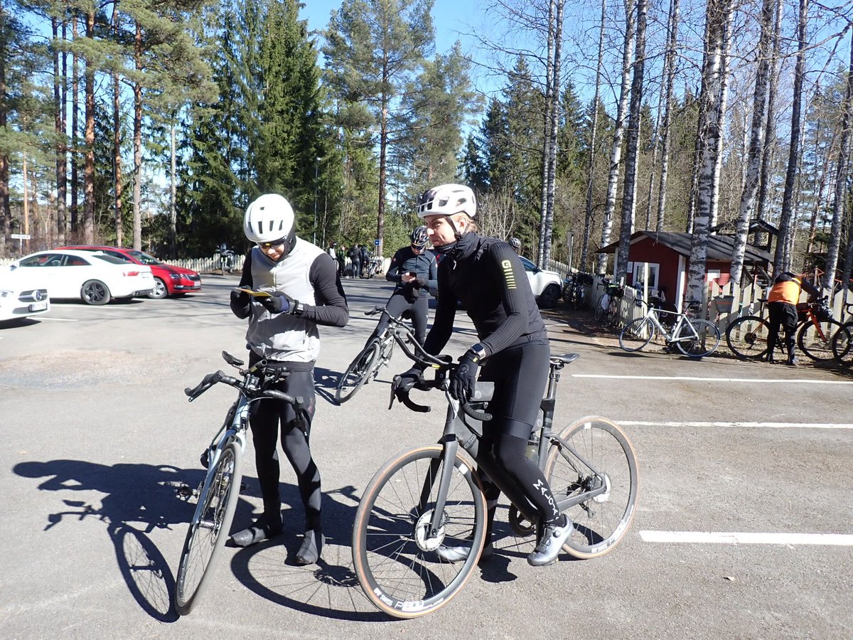 mkpaa's tweet photo. Puolimatkan krouvi (tai 92/200 km). Mukavasti edennyt ja säätkin suosiollisia. #espoo200 https://t.co/HwDTGLZBgX