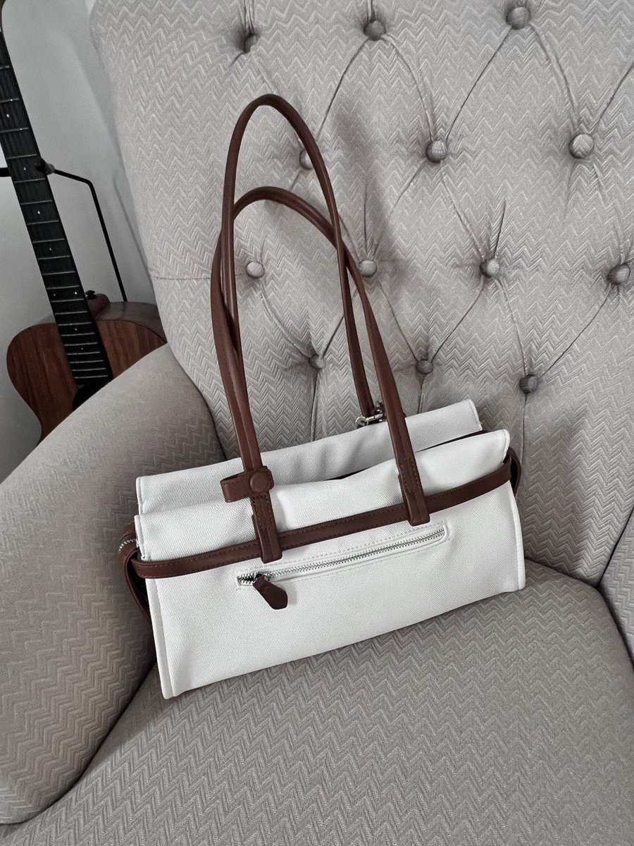 ˚˳⟡ ฝากขาย 🧁🎀

🖐🏻🍧 350 ฿ รวมส่งค่ะ 🍒

dm ✿ ⵓ <a href="/jfifaaaa/">ᐧ༚̮ᐧ</a> 🐰

#ส่งต่อเสื้อผ้า #ส่งต่อเสื้อผ้ามือสอง #เสื้อผ้ามือสอง #ส่งต่อเสื้อผ้ามือ2 #vghbkk #bemingbkk #cintageshop #stylistshop #ส่งต่อcintage #โล๊ะตู้ #ส่งต่อstylist #เสื้อผ้ามือสองสภาพดี #ส่งต่อกระเป๋า #กระเป๋ามือสอง