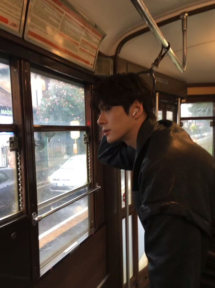 wzmbuss's tweet photo. 남친통 유발자 https://t.co/o7WVs9mBzQ