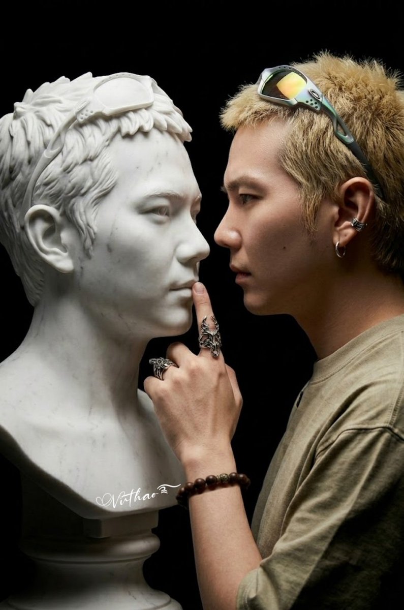 PhThao2886's tweet photo. 🤫
Bên trái là nghệ thuật,  bên phải cũng là nghệ thuật 🗿🏛 🥰

#BuildJakapan @JakeB4rever
#Beyourluve https://t.co/6QxJrxlEWP