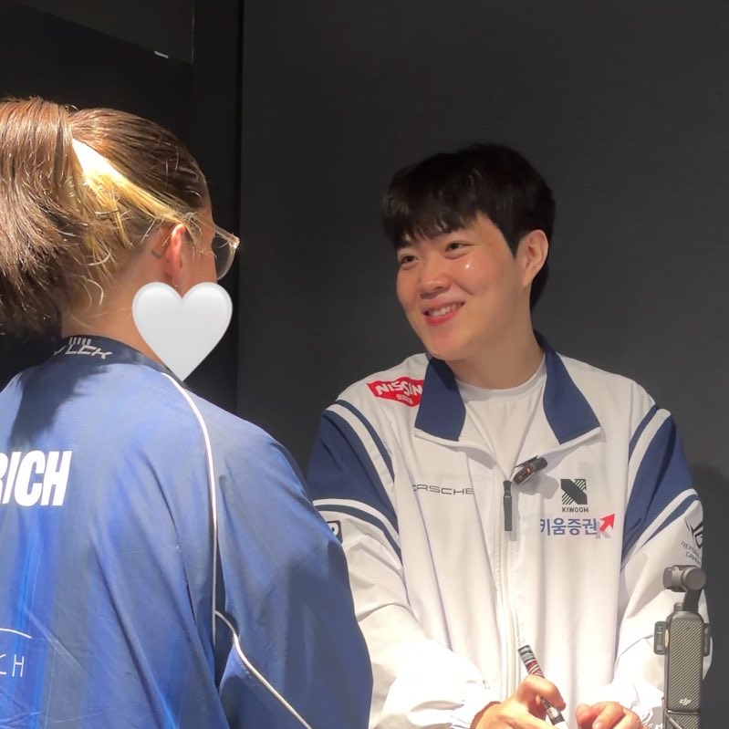 lau ☁️ tweet media