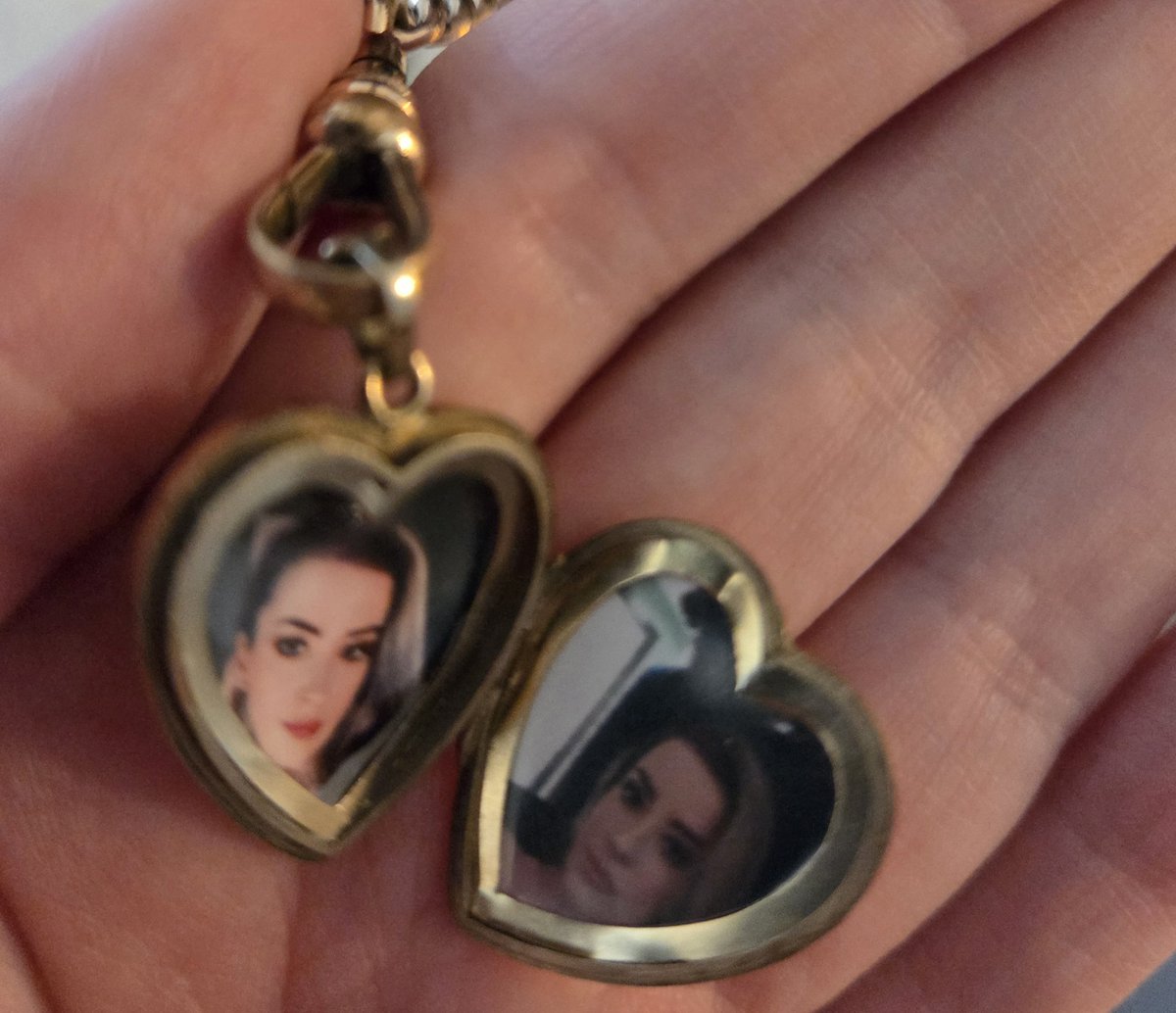 SpoiltprincessG tweet media