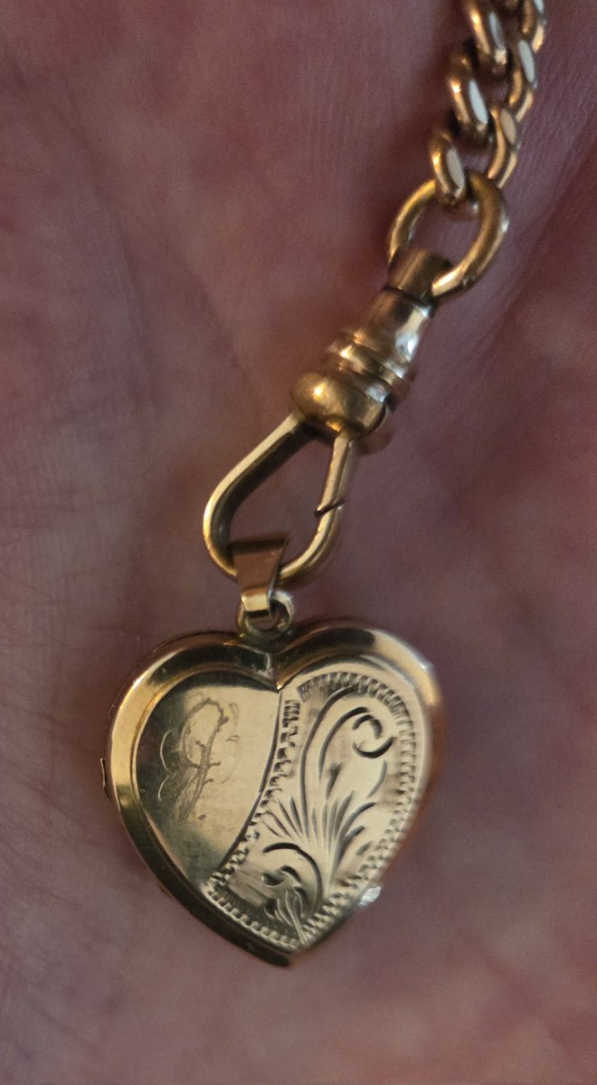 SpoiltprincessG tweet media