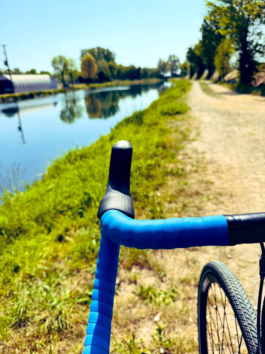 stefanomeloni12's tweet image. “70 km gravel Ottimo allenamento, gambe reattive e tanto divertimento off-road. Progressi si vedono! 💪 #cycling #bici #gravel #70km #running