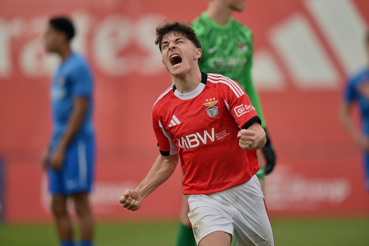 McQueeИ Infos 🚗 tweet media