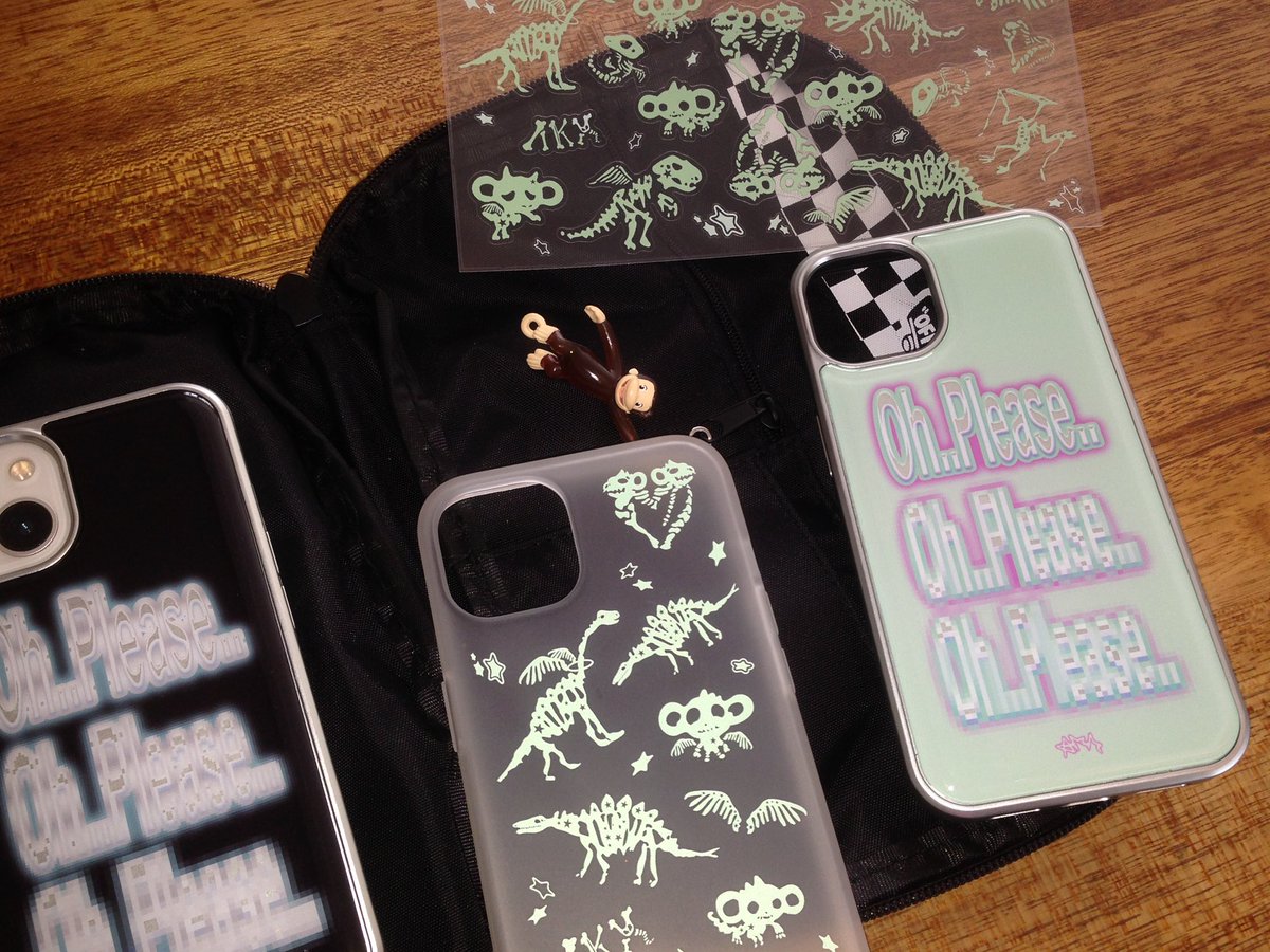 kkingkkang122's tweet image. 검은색 폰이신 분들이 종종 착샷 어떤지 여쭤보셔서 조만간 검정폰 착샷도 가져와볼게요! 근데 블랙폰이면 그래픽이 더 잘 보여서 이쁠거 같아요 ㄷㄷ