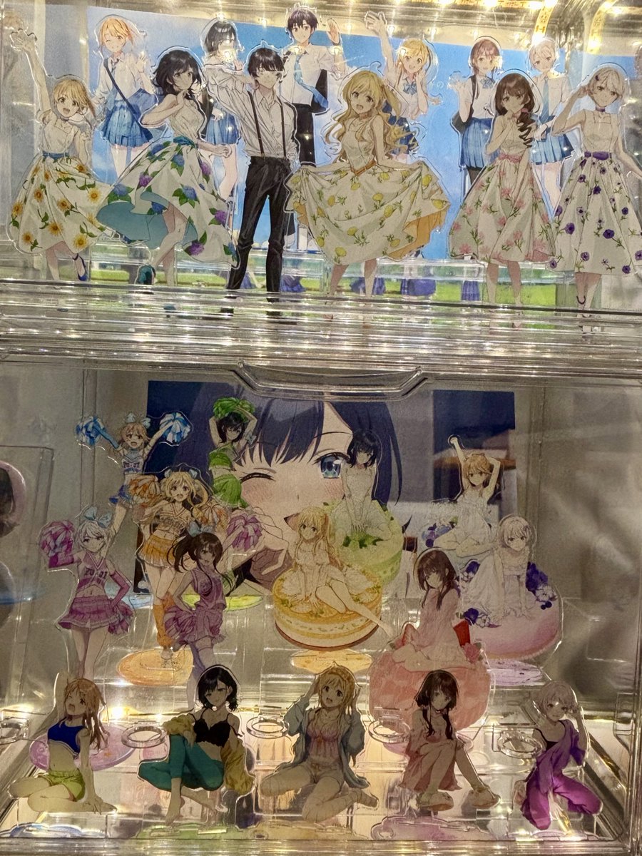 CDG5fDJDaP1WZOw's tweet photo. 第2弾キービジュアルアクスタ着弾！
集めたアクスタをライトつけケースに飾ってみました✨✨✨

恋するスノードームとバレンタインは、別エリアで作業中🚧
猫メイド揃い次第、まとめます✩.*˚
着々とチラムネゾーン完成しつつあります😁

#チラムネ 🫧
#千歳くんはラムネ瓶のなか https://t.co/OxSXrSe9ew
