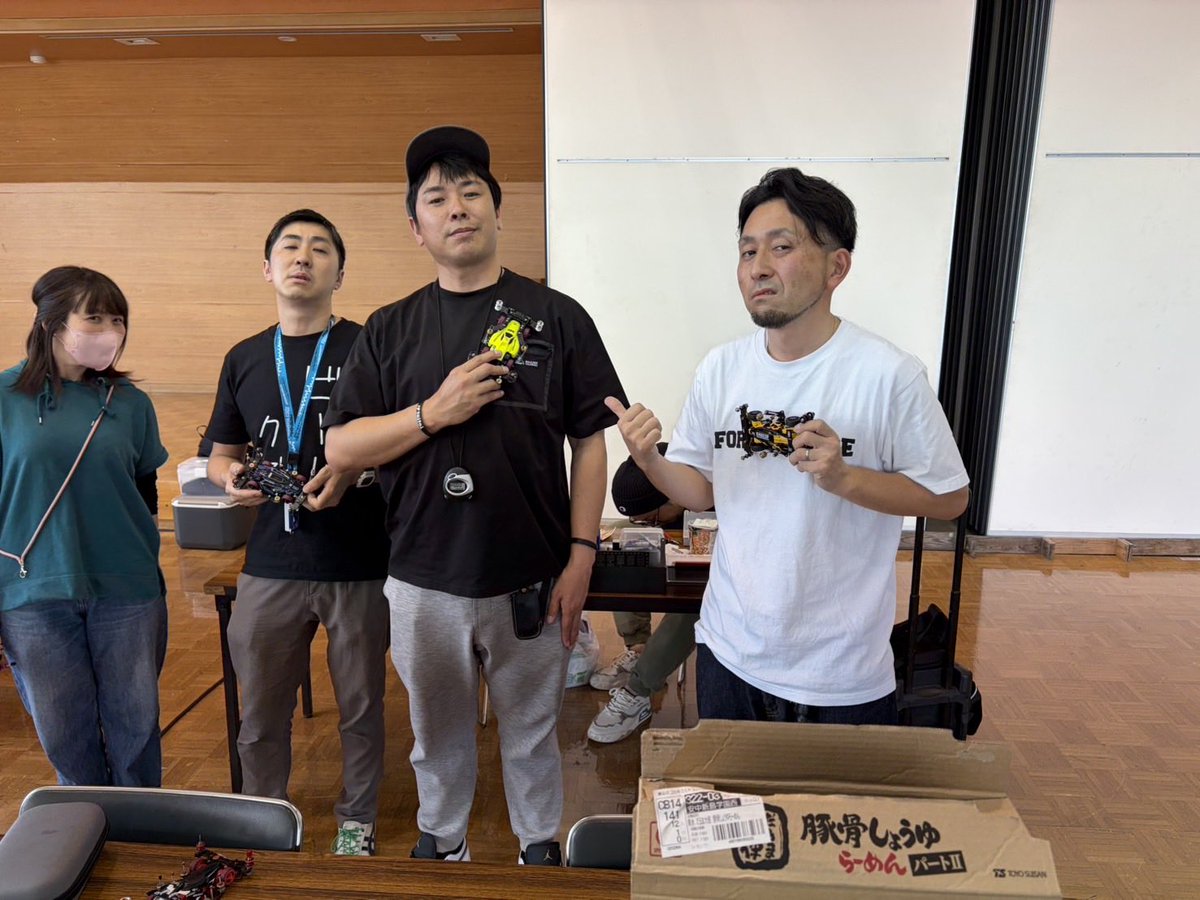 コザエモン tweet media