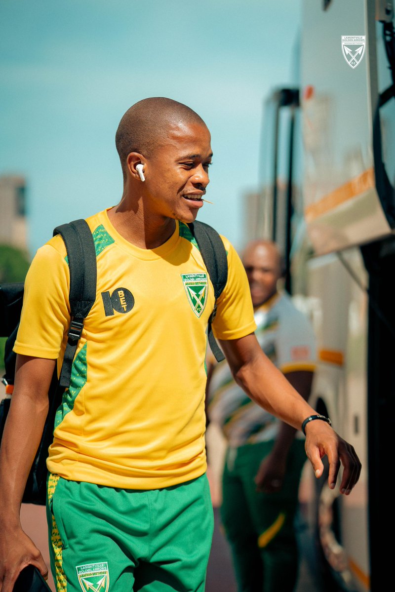goldenarrowsfc1's tweet image. 🔜 King Zwelithini stadium 

#10betgoldenarrows #sthendeway #greenandgold
