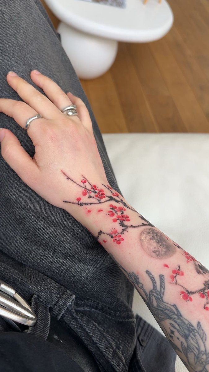 ᯓ★ aaron 🧩 tweet media