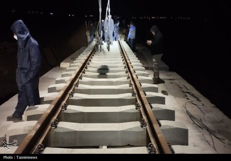omuntuvensor's tweet image. Dear African presidents, it took only 40 hours to repair a damaged railway in Iran. Iran has faced decades of challenges, including war and sanctions since November 1979. What is your excuse?
