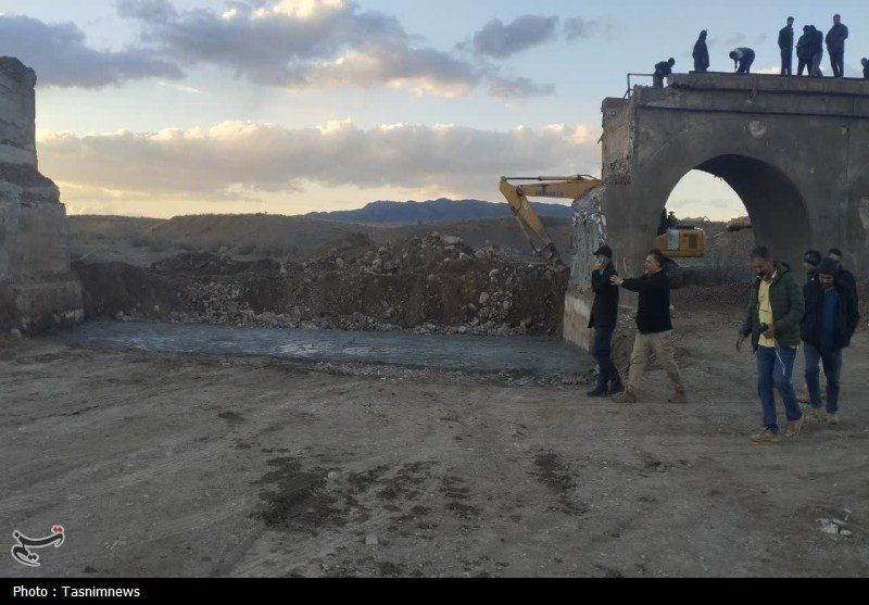 omuntuvensor's tweet image. Dear African presidents, it took only 40 hours to repair a damaged railway in Iran. Iran has faced decades of challenges, including war and sanctions since November 1979. What is your excuse?