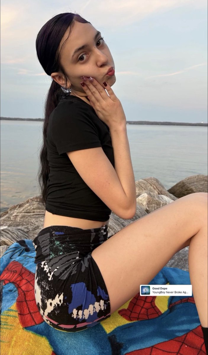 bopluvrklar's tweet photo. IRL SUBMISSION, Lindsey
sexy tight slut😵‍💫😵‍💫
Dm to have your irl posted https://t.co/WS2S5OjiMW