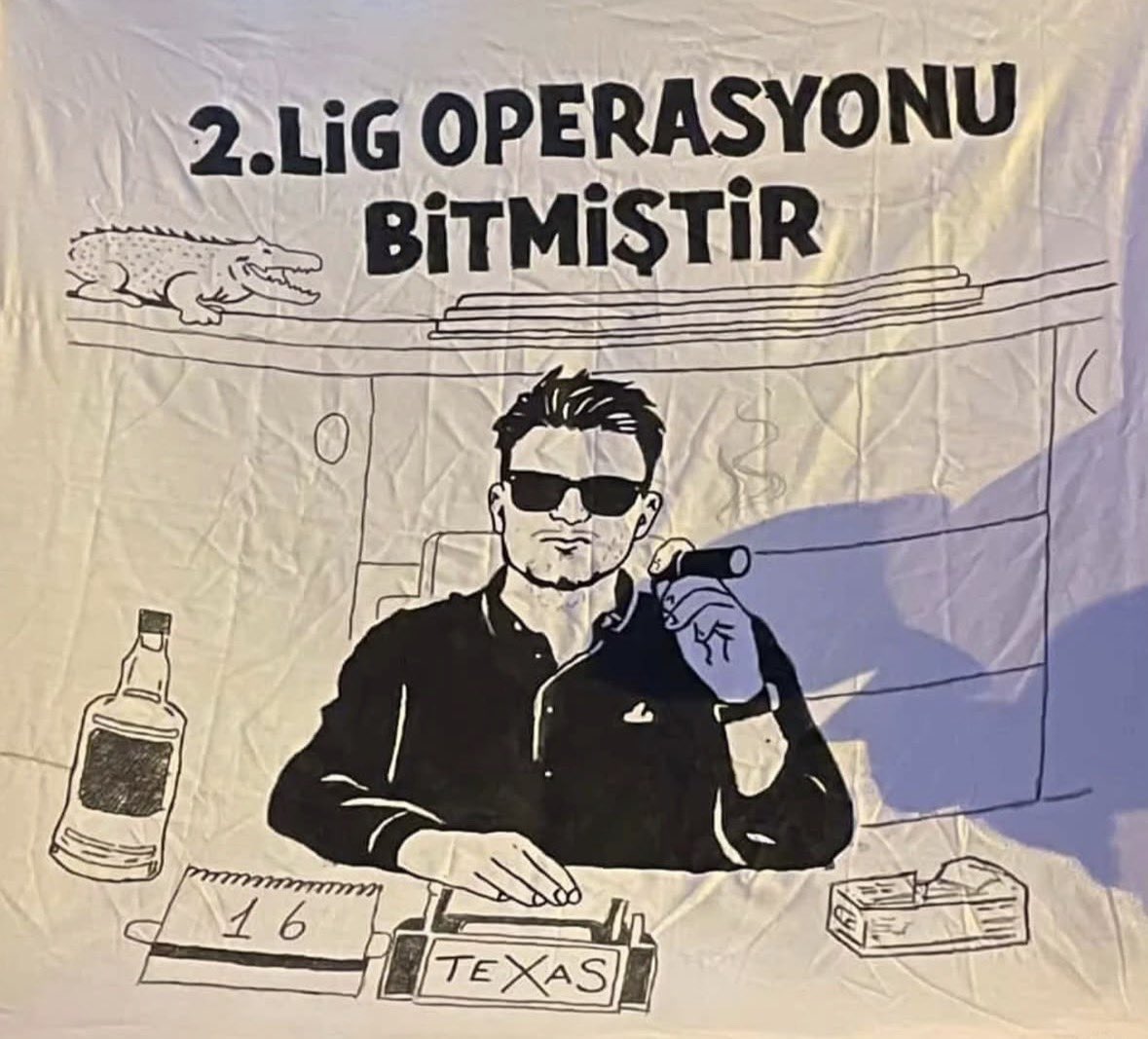 thecirox's tweet photo. pankartlar çok iyi be 😎🏆 imparator enes çelik 🐊 #Bursaspor https://t.co/qVO4HHeTUm