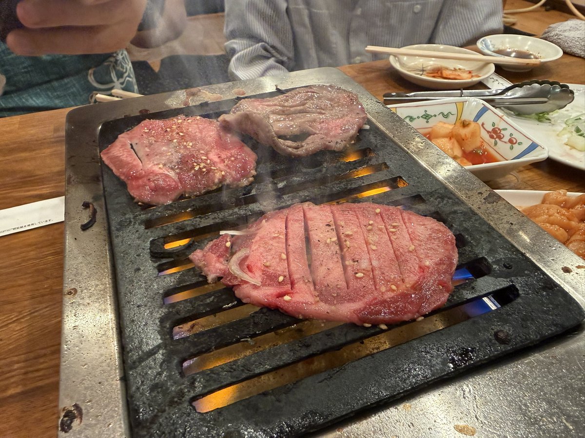 友人と限界まで飲み歩き会、終盤です。