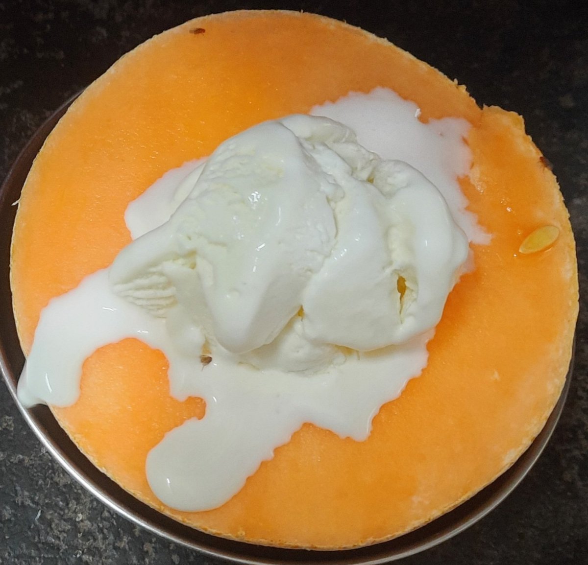 w_karve's tweet image. #dessert #muskmelon #icecream
Musk Melon with Vanilla Ice Cream