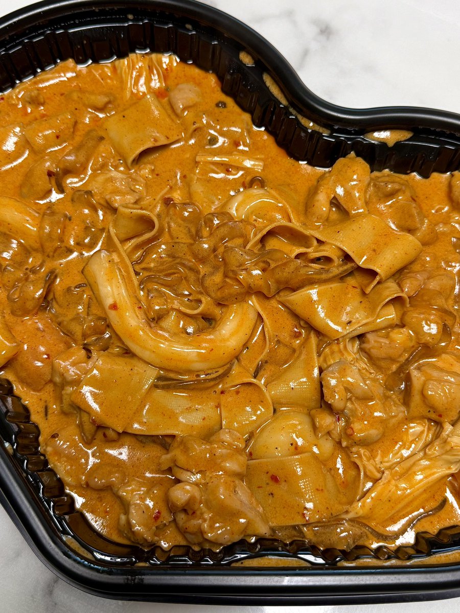 얌이의 식사 tweet media