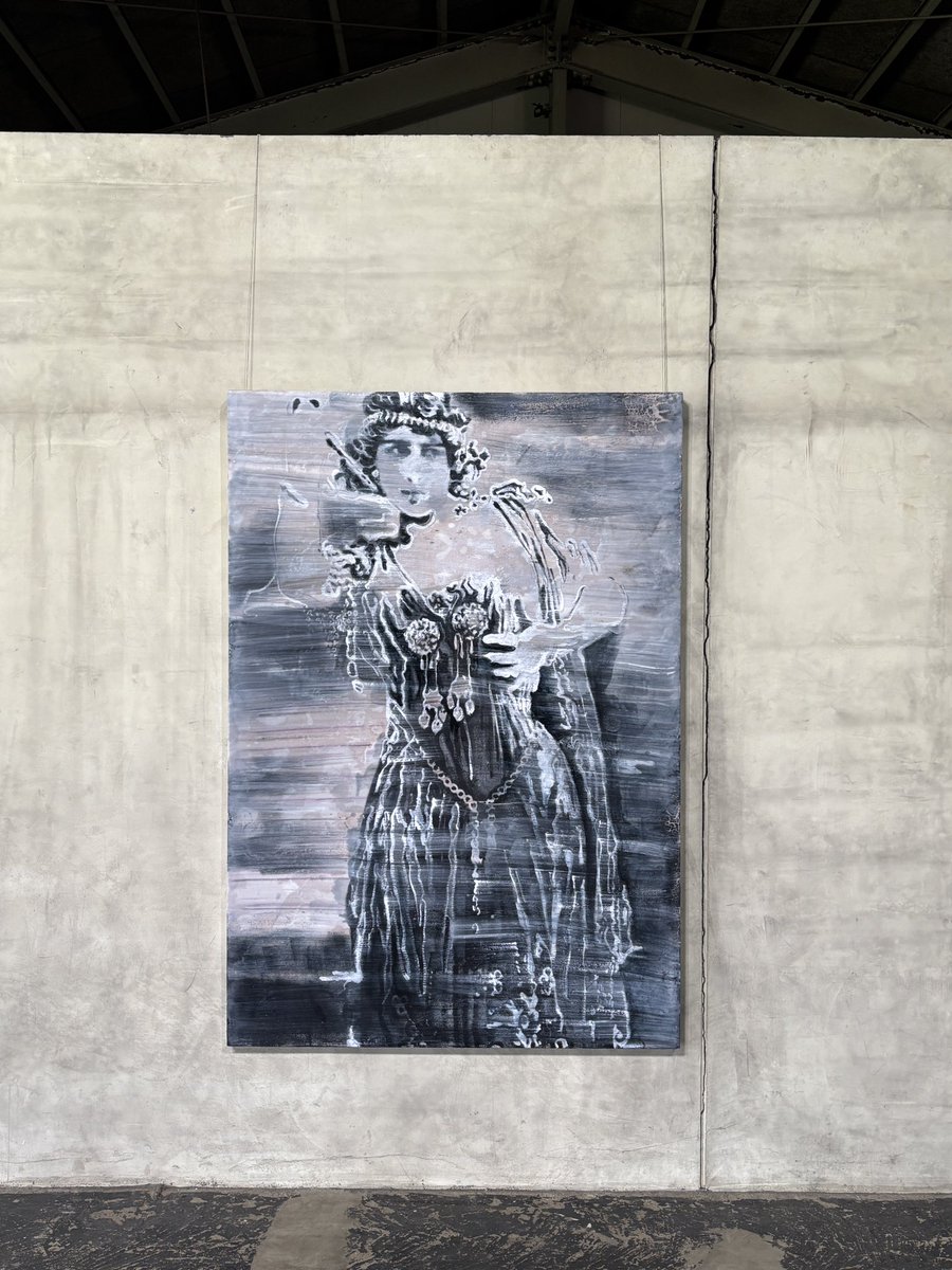 jiro_bando's tweet photo. 流山のartcenter NAZUKARI WAREHOUSE にて、大石いずみ 「記憶の皮膚」を拝見。
他人の視点を起点に、複数の画材で再構築された作品は見応えありました。
https://t.co/sGhBr4KUNg https://t.co/jLxXfd0Ozf