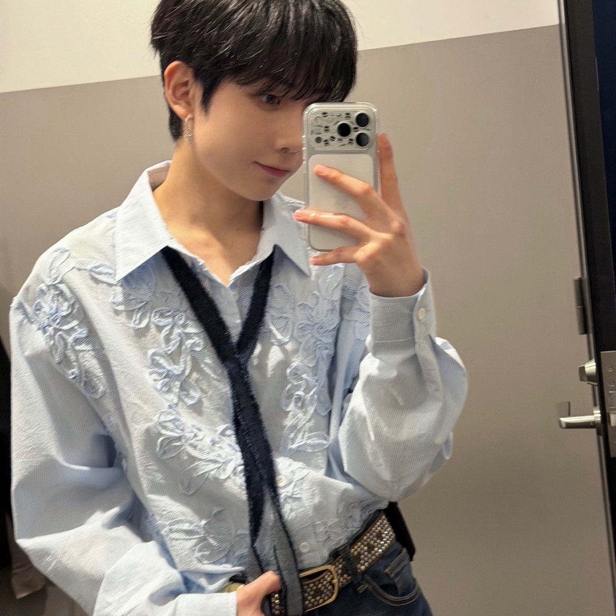 mybluboy's tweet photo. 저 입덕햇어요............ https://t.co/EOcui6v59A