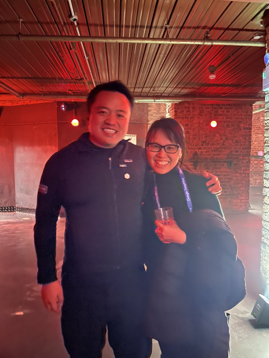 PhoebeVF's tweet photo. Attended the first AI Engineer Europe in London — great event and yes, there was a giant lobster outside 🦞

Big takeaways: AI is becoming an engineering discipline, speed needs control and evals are imperative.

Thanks to the AI Engineer team.

#AIEngineering #AIEngineerEurope https://t.co/uMYOb3fnfT