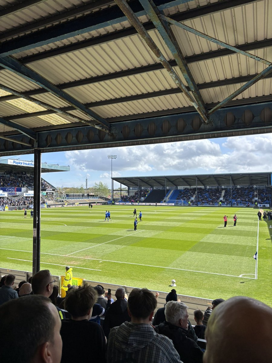 BRFCSamuel's tweet photo. In a day dominated by other fantastic news, a moments appreciation is needs for the ground staff. What a surface that is. It is NOT easy.

@LukeBaylissBRFC @BenFord2108 https://t.co/CEIQqNQ6XB