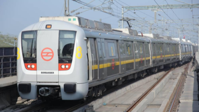 RailAnalysis's tweet image. Delhi Metro Rail Corporation (DMRC) has invited bids RS21 for 90 standard gauge rolling stock cars for the Inderlok–Indraprastha corridor under Phase IV. 

Read more...railanalysis.in/metro/delhi-me…

@OfficialDMRC - @jica_direct_en 

#DelhiMetro #DMRC #RollingStock #JICA #RailAnalysis