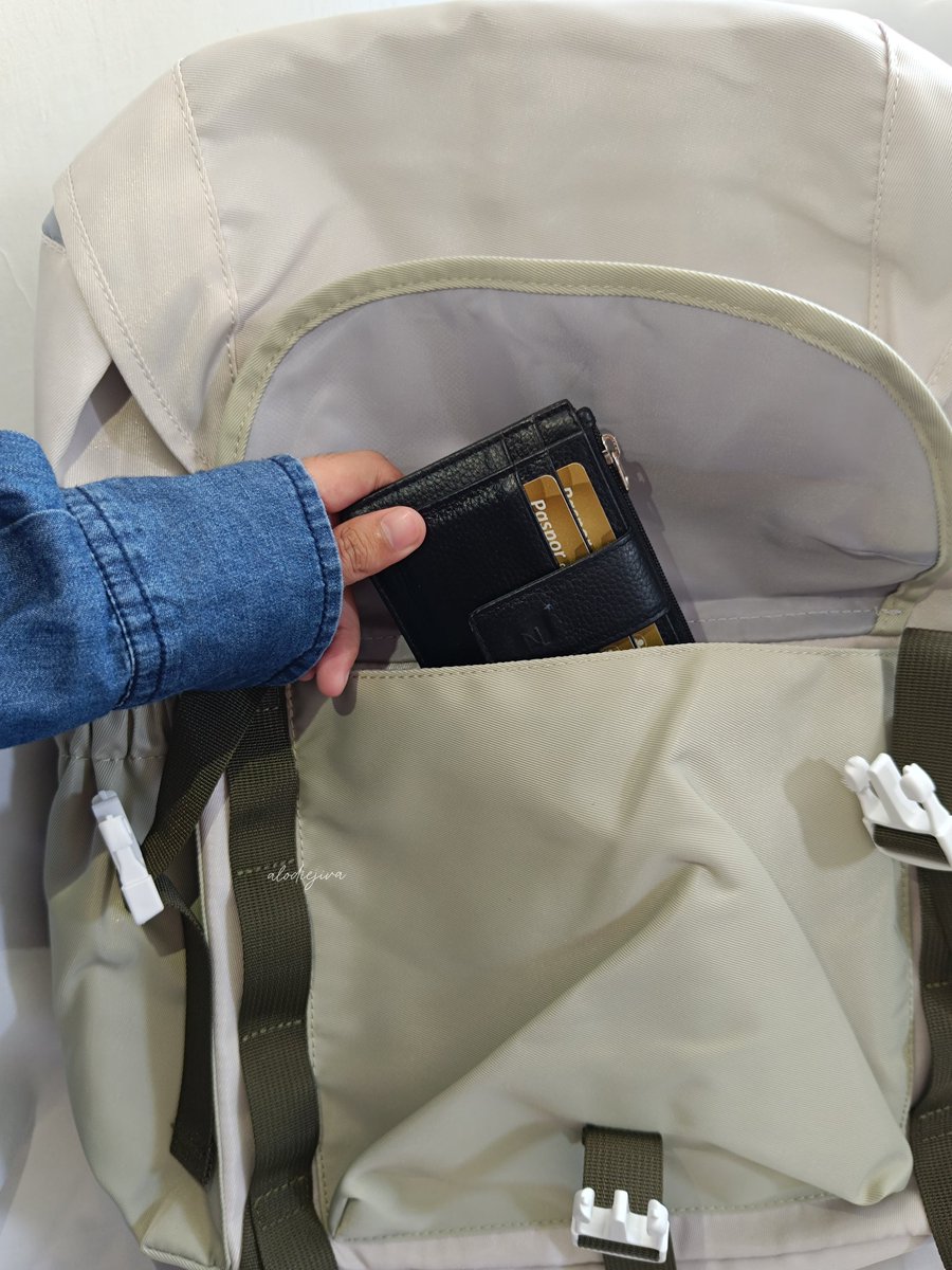 currentpick's tweet photo. udah kepake buat ngantor, traveling bahkan sempet dibawa hiking ringan juga masih nyaman. yang pasti ini juga cocok banget buat ngampus https://t.co/q4gOye6jai