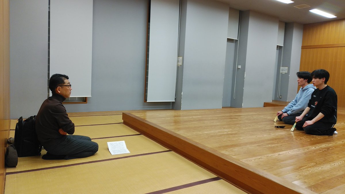 WSimohou's tweet photo. 15日の新歓公演に向けて「高砂」の稽古を行いました
新歓公演の来場お待ちしております！
22日には通常稽古を行いますので興味がある方は是非いらしてください！ https://t.co/qSc1FQQyC4