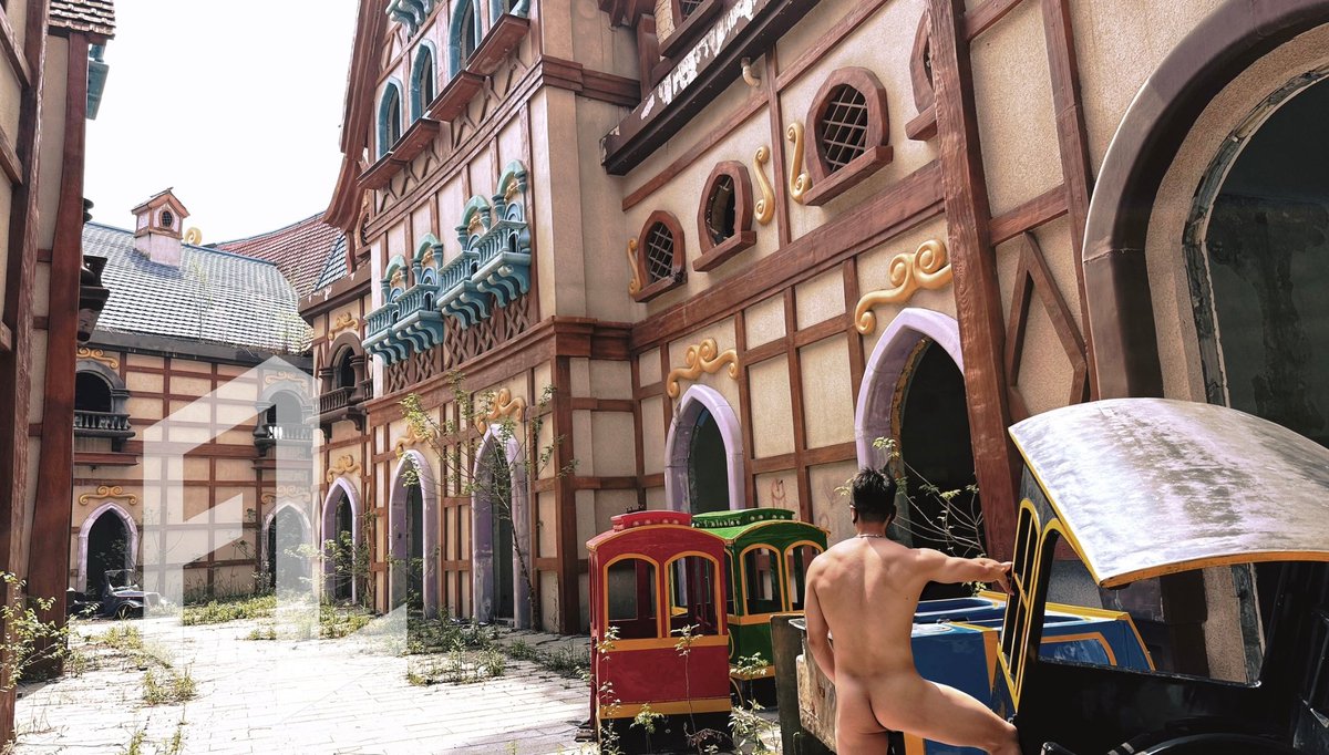 WfengSM's tweet photo. 废弃乐园中的胴体 让人着迷与痴迷
The corpses in the abandoned amusement park are fascinating and obsessed
📸： @wfengsm https://t.co/WXHBQRocw3