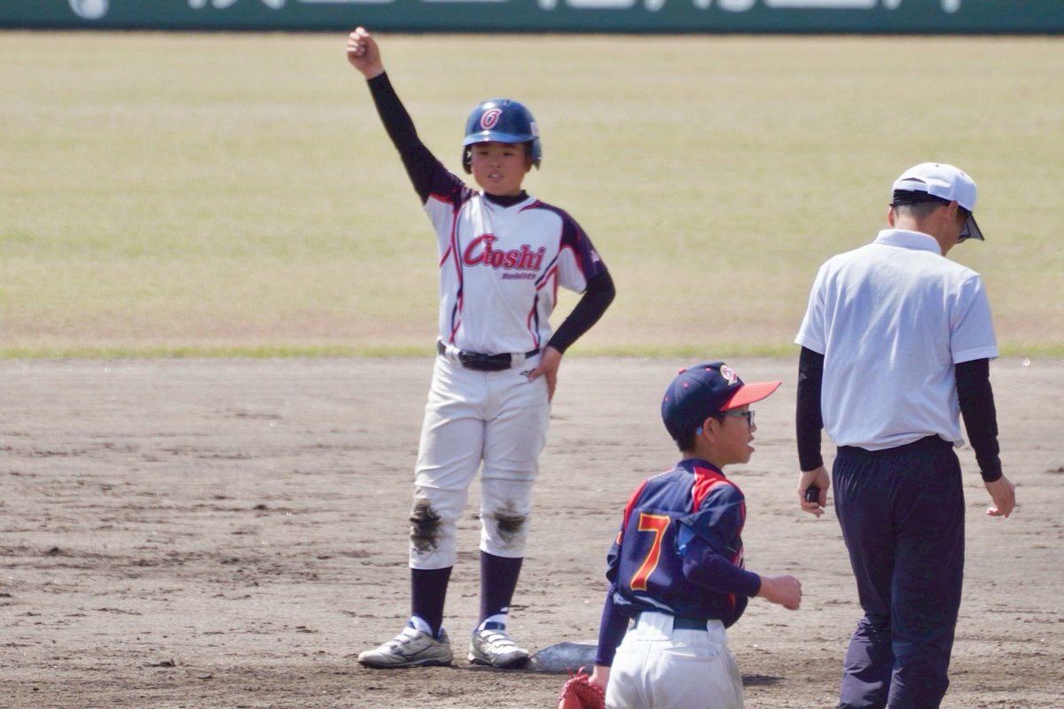 shin42578's tweet photo. 4/5(日)第46回全日本学童軟式野球大会 山口市内予選⚾️
準決勝 vs山口大内クラブ
昨年度マック全国大会出場チーム、激戦となります🔥
先制を許す苦しい展開も、中盤に集中打で逆転‼️
逃げ切りたいところでしたが逆転を許し、1点差で惜敗😔
県大会への切符は掴んだので、まだまだ夢への挑戦は続きます😤 https://t.co/WBzIJukjkY