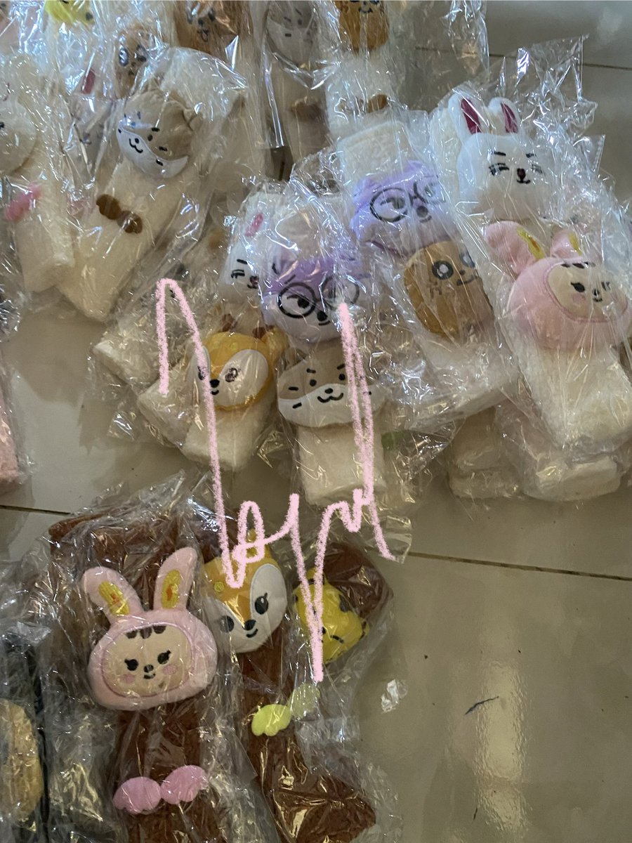 by(u)l ⋆˚꩜｡ | seatbelt strap B2 tweet media