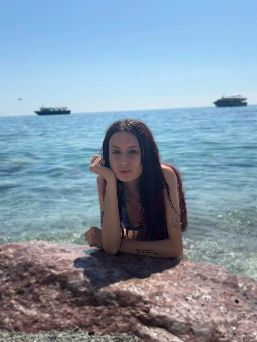 alidilaurentys's tweet photo. Se fossi una sirena sarebbe perfetta https://t.co/WQVcrbtdJi