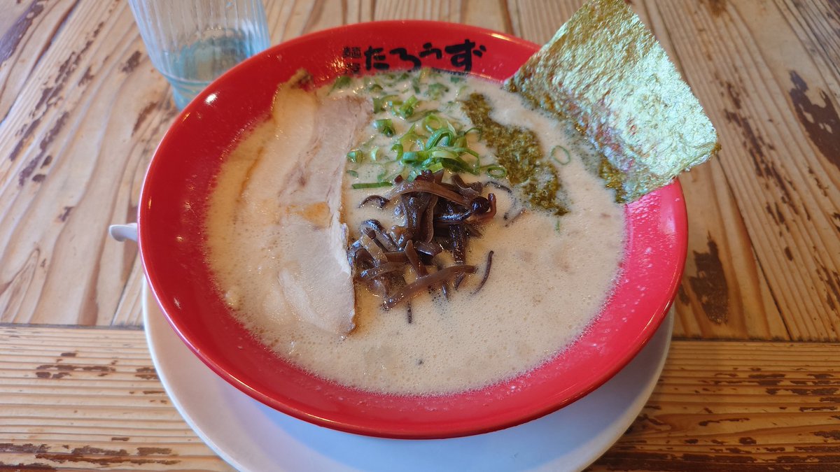 nigera_men's tweet photo. 麺屋たろうず
とんこつ

帰宅途中にふらっと
良くも悪くも安定した味わい
胡麻と紅生姜で味変しながら完食
ご馳走様でしたｺ(人 'ч'｡)
 #ラーメン  #麺屋たろうず https://t.co/ftA2cs2WUm