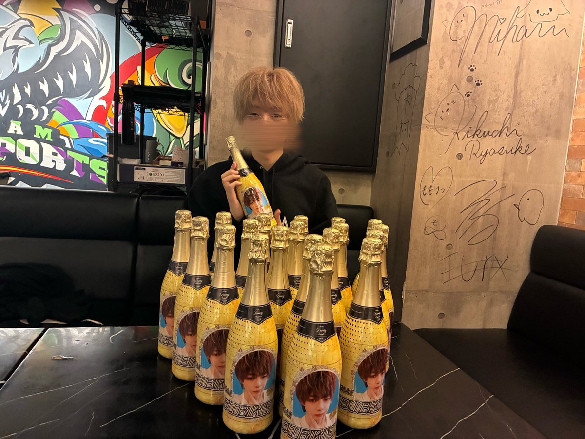 上野のあるばー tweet media