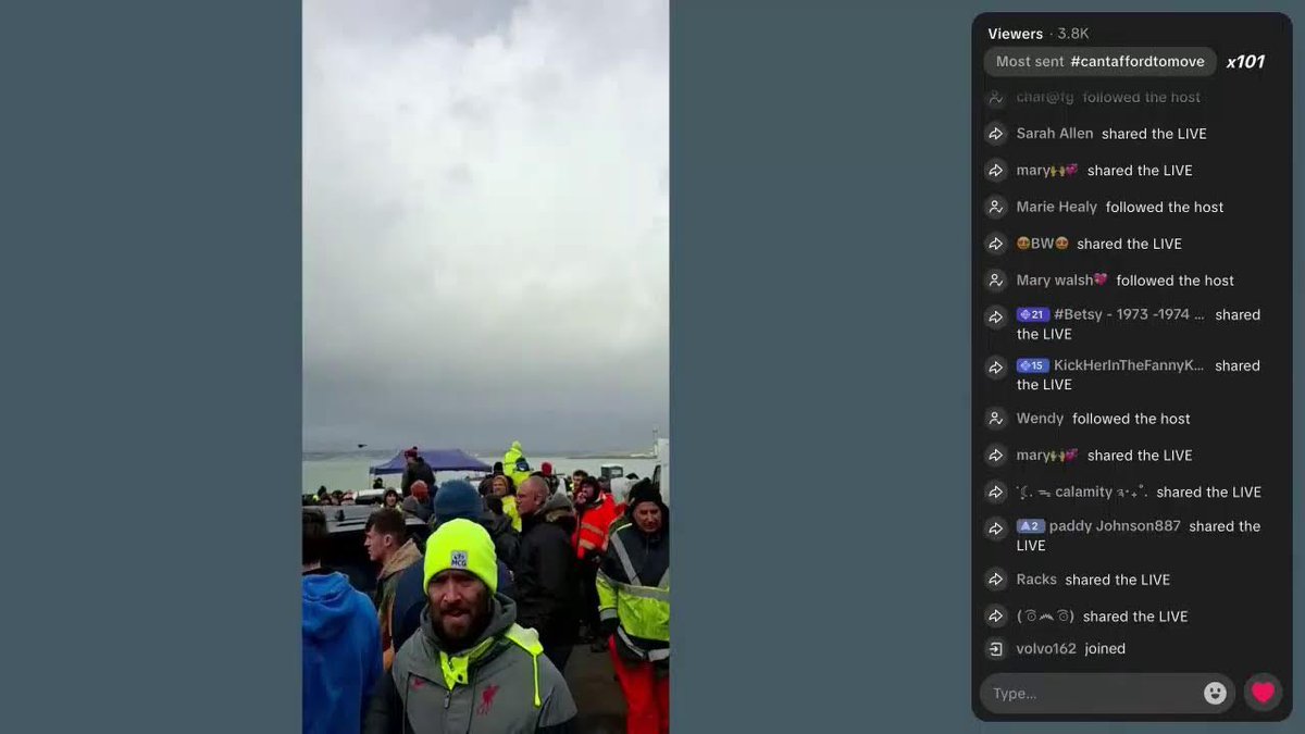 dessere88fenice's tweet image. IRLANDA 🇮🇪 

Protesta per il carburante a Whitegate in diretta!! #fuelprotest

Protesta per il carburante a Whitegate in diretta!! #fuelprotest

Credito a : IrishInquiry

Link alla storia : theirishchannel.com/whitegate-fuel…

The Irish Channel 🇮🇪 

Il nostro sito web
theirishchannel.com