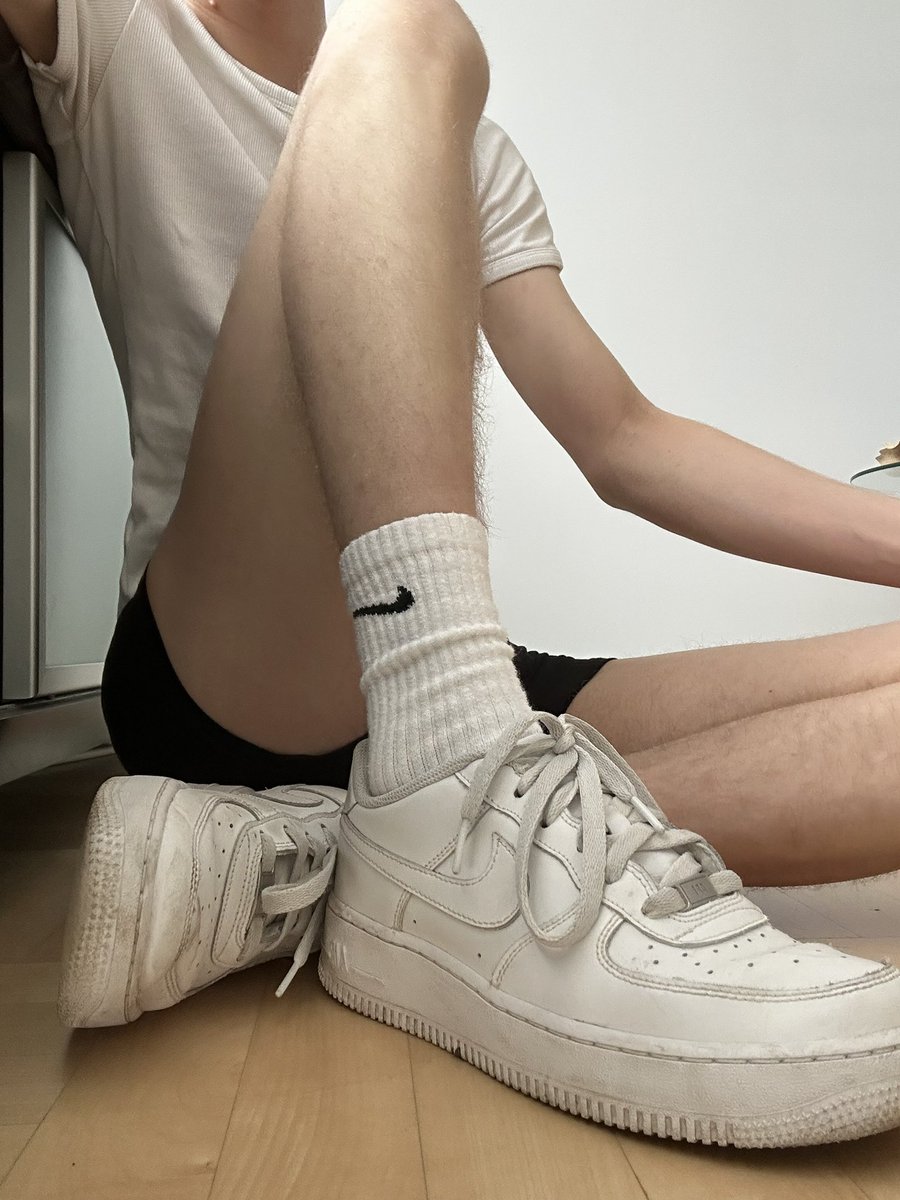 TwinkkMaster's tweet image. Who want to take my shoes off😇

#twink #sub #nike #af1