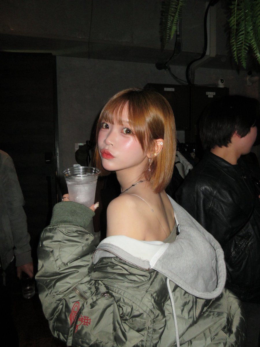 ___yuip__'s tweet photo. 私と付き合うデメリット⬇️

酔っ払ったら約束した時間に帰れない
自分が原因で喧嘩しても絶対謝らない
部屋が3秒で汚くなる掃除できない

メリット⬇️

浮気はしない https://t.co/zU0njLrqnt
